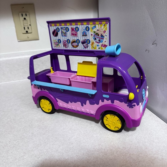 Shopkins ice cream truck Purple Pink - Picture 1 of 1